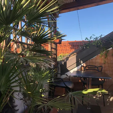 شقة Rooftop Nest *